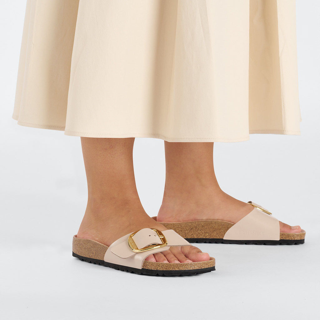 Birkenstock Premium Madrid Big Buckle Cuir naturel verni - High-Shine New Beige